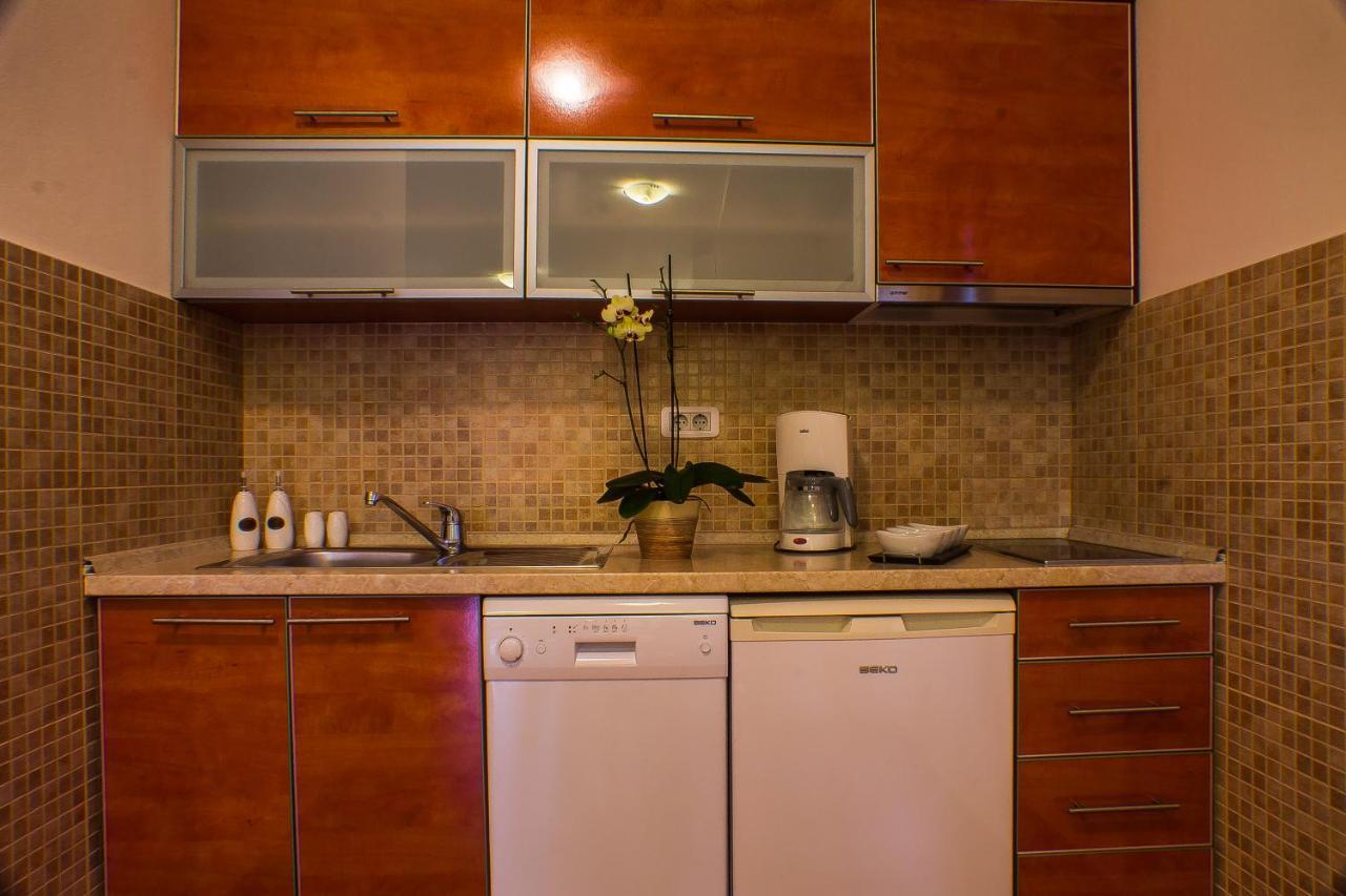 Dmm Apartments 蒂瓦特 外观 照片