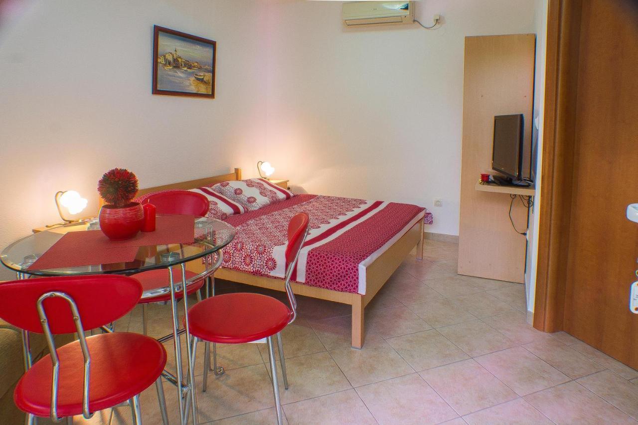 Dmm Apartments 蒂瓦特 外观 照片