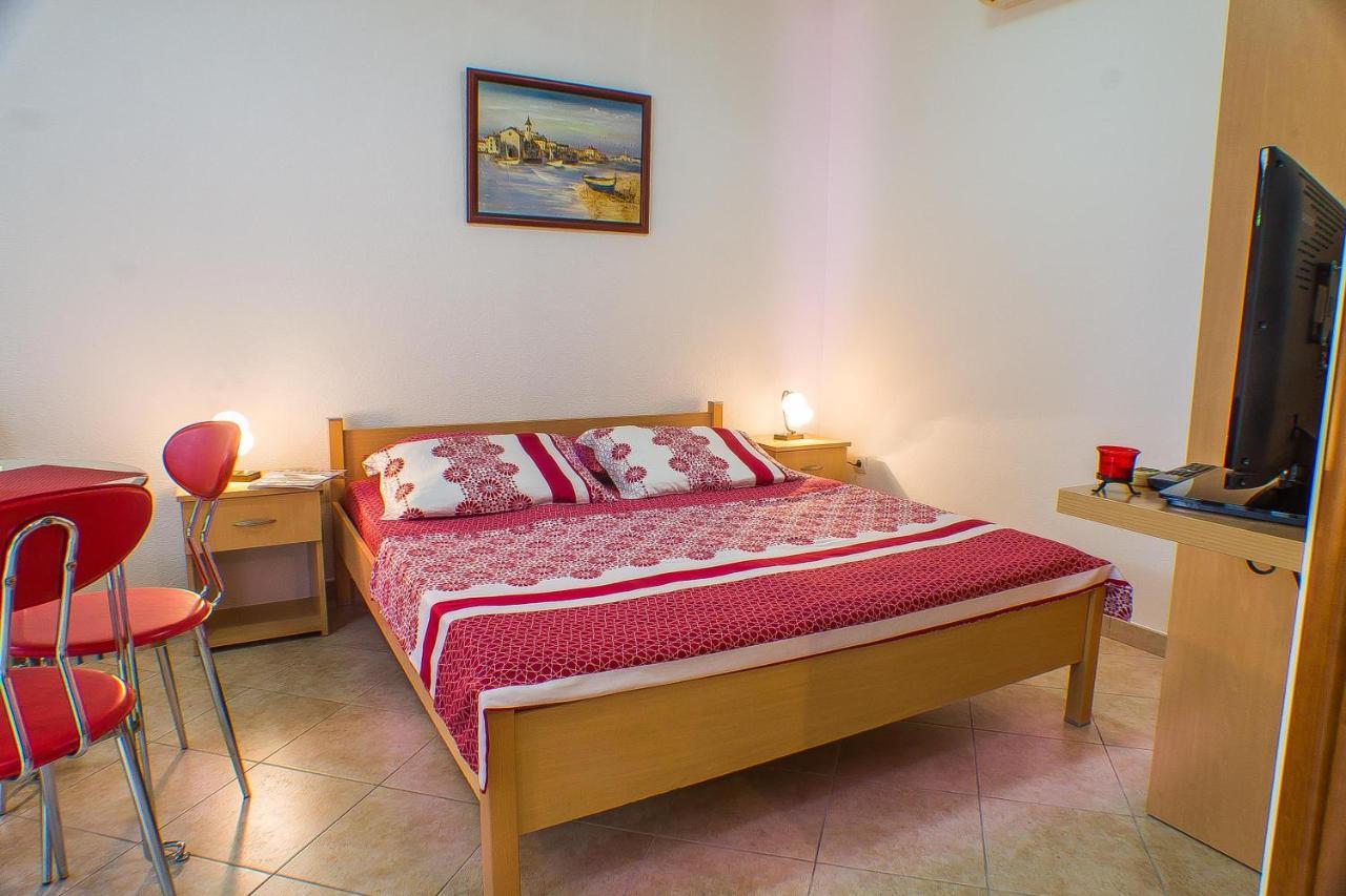 Dmm Apartments 蒂瓦特 外观 照片