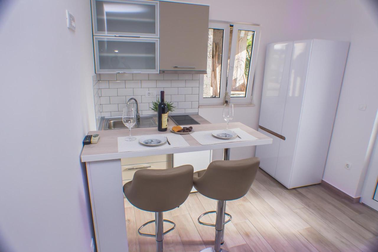 Dmm Apartments 蒂瓦特 外观 照片