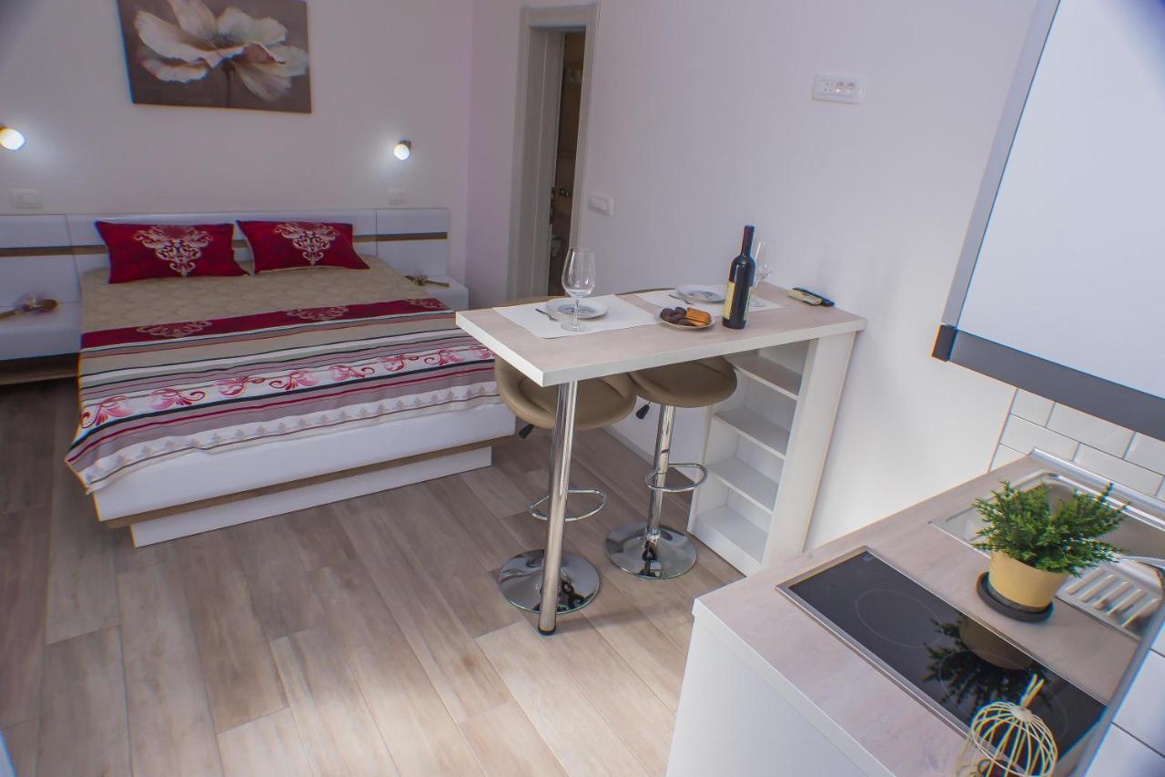 Dmm Apartments 蒂瓦特 外观 照片