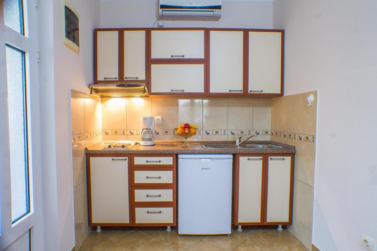 Dmm Apartments 蒂瓦特 外观 照片