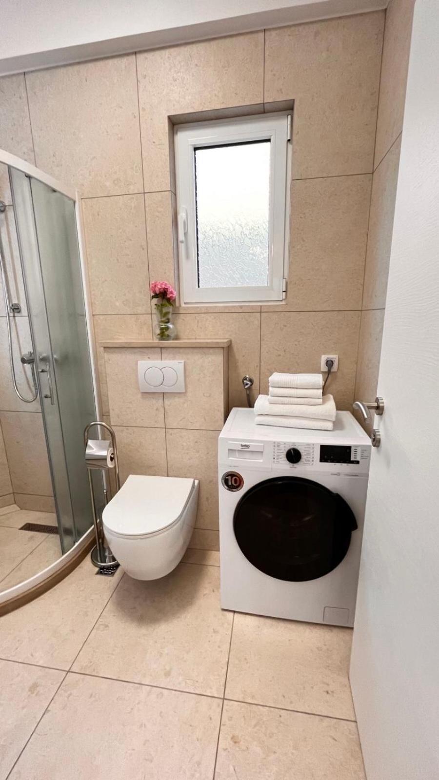Dmm Apartments 蒂瓦特 外观 照片