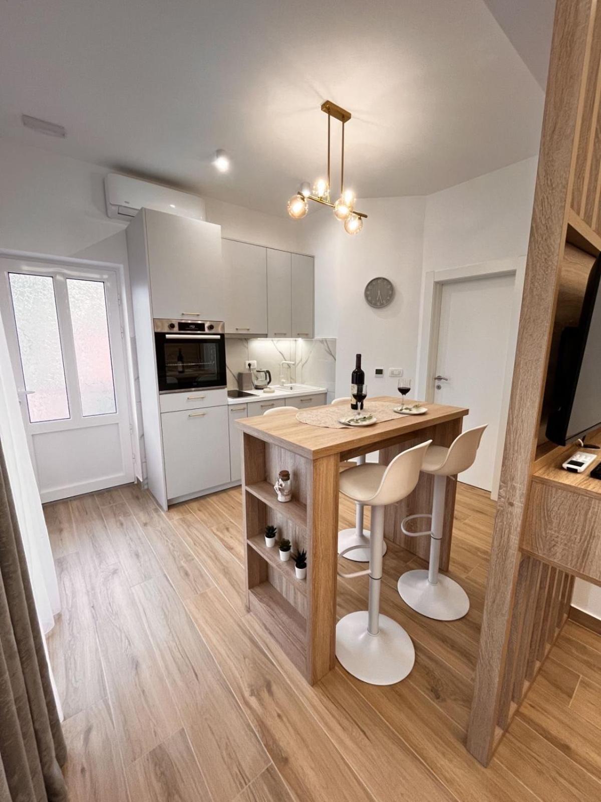 Dmm Apartments 蒂瓦特 外观 照片